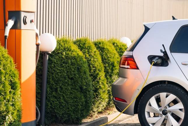3 Keuntungan Menggunakan Mobil Hybrid untuk Harian