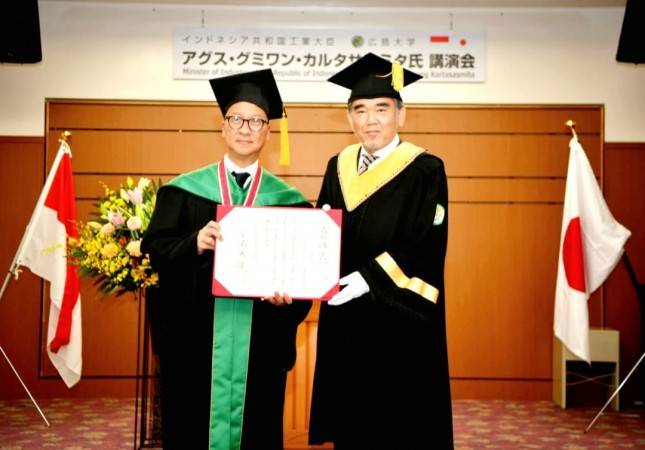 Menperin Agus Banjir Ucapan Selamat Usai Menerima Gelar Doktor Kehormatan dari Hiroshima University Jepang