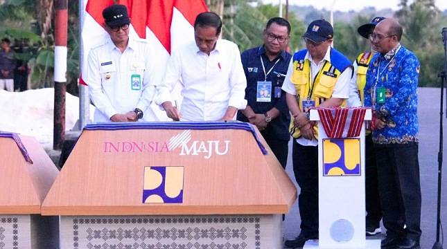 Presiden Jokowi Resmikan 27 Inpres Jalan Daerah Sepanjang 217,9 km di Provinsi NTT