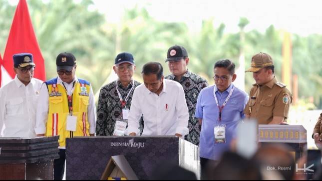 Jelang Akhir Jabatan, Jokowi Resmikan Dua Jalan Tol Garapan Hutama Karya