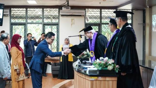 Raih Gelar Doktor dari UI, Kepala BPKH Pertahankan Disertasi tentang Korelasi Layanan Pasien JKN Terhadap Keuangan RS