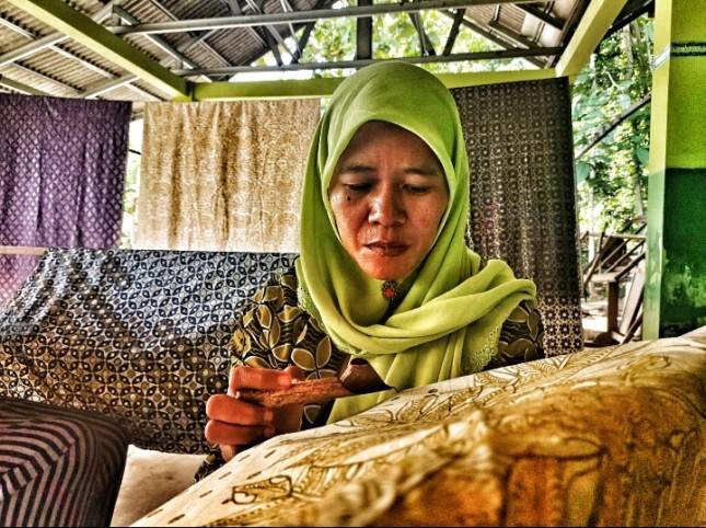 Bersama Pesta Semalam Minggu, Dompet Dhuafa Ajak Masyarakat Berdayakan Pengrajin Batik