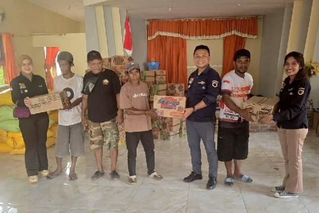 Sigap ! Bank Mandiri Bantu Warga Terdampak Erupsi Gunung Lewotobi di Flores Timur