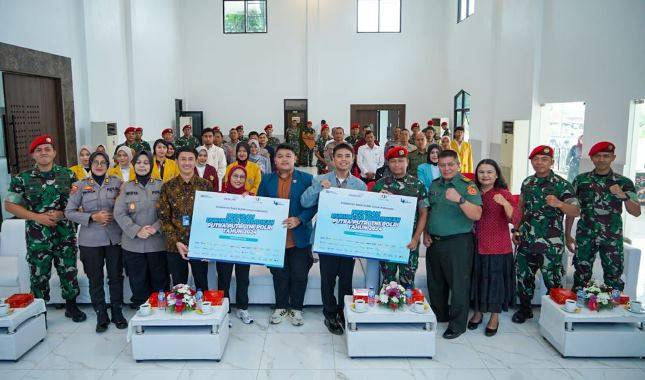 PERURI dan Indonesia Re Berikan Beasiswa Pendidikan untuk Anak TNI-POLRI di Banten