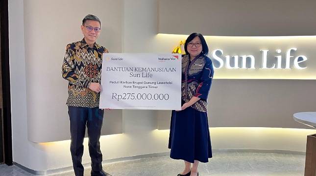 Sun Life Salurkan Bantuan Ratusan Juta Rupiah untuk Korban Erupsi Gunung Lewotobi Laki-Laki