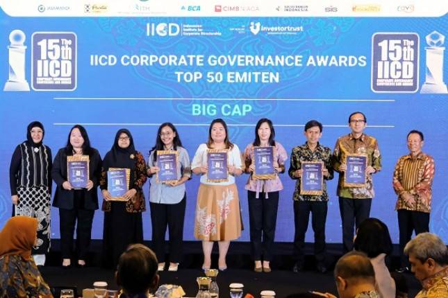 Unggul dalam Tata Kelola, SIG Raih Penghargaan Best State-Owned Enterprises pada Ajang The 15th IICD Corporate Governance Conference and Award 2024