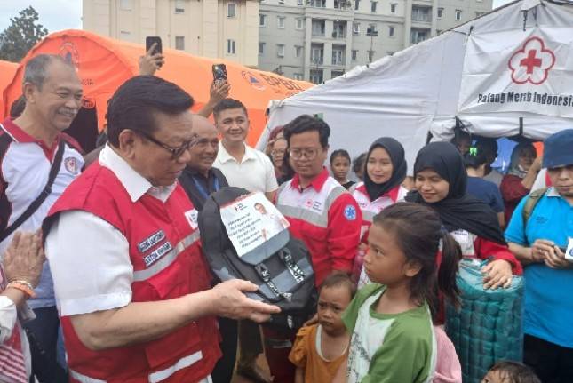 Agung Laksono Ketum PMI Versi Tandingan Kirim Bantuan Kemanusiaan ke Korban Kebakaran Kemayoran