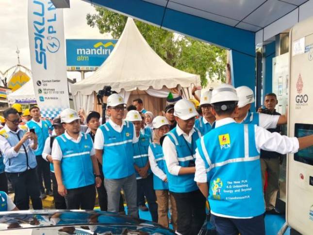 Dukung Kelistrikan NATARU, PLN Icon Plus Bersama Dirut PLN dan Wamen BUMN Tinjau SPKLU di Rest Area KM 43 A ruas tol Jakarta - Merak
