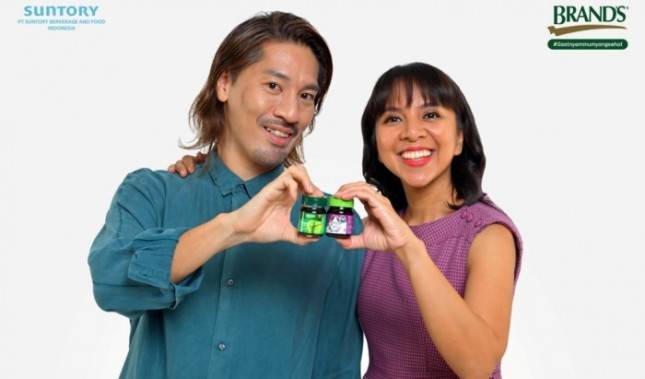 Hiroaki Kato dan Arina Ephipania Didapuk Sebagai Brand Ambassador BRAND&rsquo;S Essence of Chicken dan Essence of Prune
