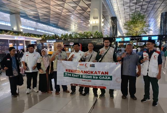 BSMI Berangkatkan Dua Dokter Spesialis Tim EMT 1 untuk Gaza Bertugas Selama Dua Pekan