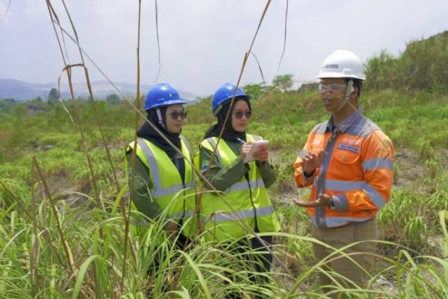 Budidaya Serai Wangi di Lahan Pascatambang, SIG Bangun Ekosistem Keberlanjutan di Pabrik Narogong, Jawa Barat