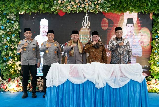 Dorong Pendidikan Santri, Bank Mandiri Perkuat Fasilitas Ponpes Al-Inaaroh Al-Hikam di Cirebon