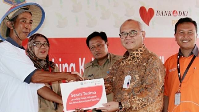 Salurkan CSR,  Bank DKI Berikan Fasilitas Kebun Hidroponik di Rusun Jatinegara Kaum