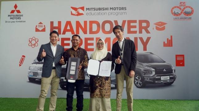 MMKSI Donasikan 10 Unit Kendaraan Mitsubishi Motor untuk Sepuluh SMK di Indonesia