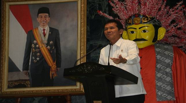 Tak Miliki Pijakan di Kabinet, Sepantasnya Asman Abnur Mundur