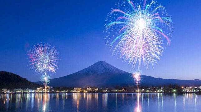 Latar Belakang Gunung Fuji, Festival Kembang Api diselenggarakan Januari 2018