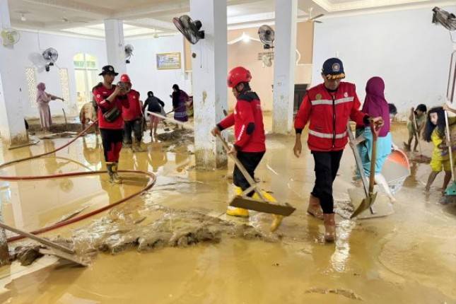 Bantu Korban Bencana di Sumatra, SIG Kirimkan Tim Reaksi Cepat dan Salurkan Bantuan hingga Dirikan Posko