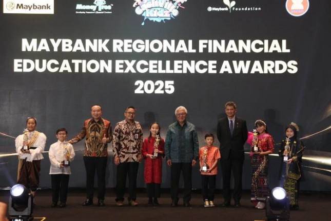 Maybank Perkuat Inklusi dan Literasi Keuangan ASEAN Lewat &ldquo;Maybank Regional FinEx Awards 2025&rdquo;