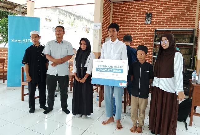Jufi dan Yayasan Astra Gelar Wakaf Kacamata untuk Pelajar Duafa di Bantar Gebang