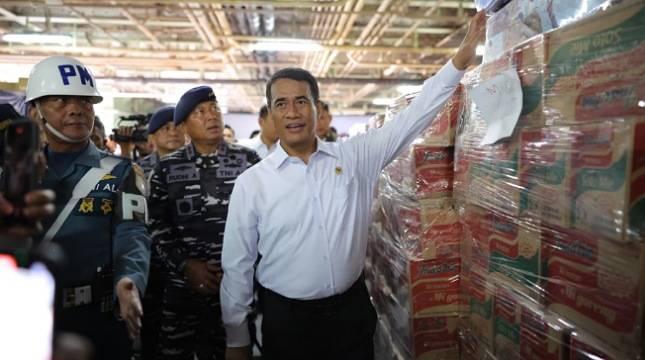 Mentan Amran Tegas: Negara Memanggil, 153 Truk Bantuan Dikebut ke Sumatera