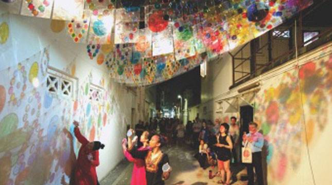 Suka Seni dan Budaya? Yuk Kunjungi Singapore Art Week 2018