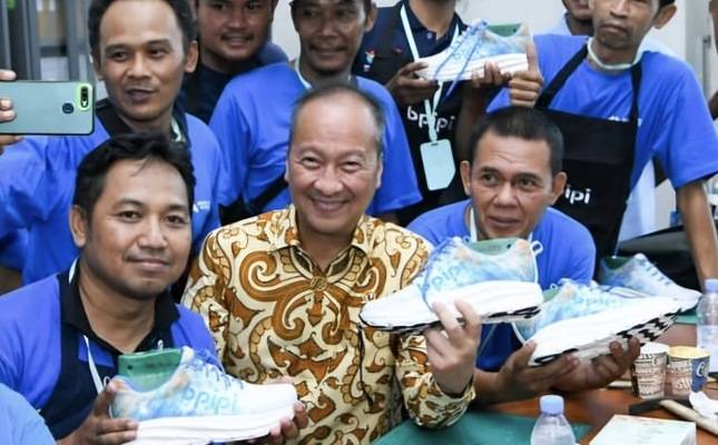 Fasilitasi KI, Menperin Agus Pacu IKM Berdaya Saing Tinggi 
