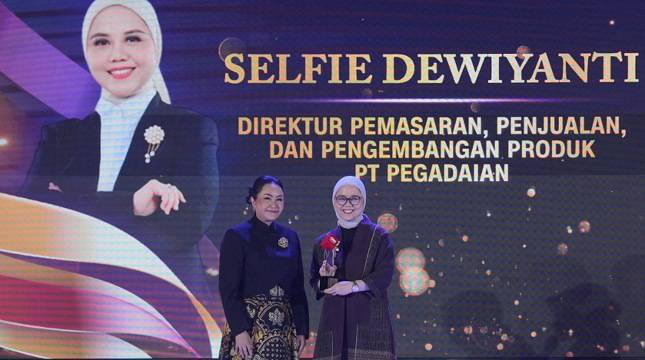 Direktur Pegadaian Selfie Dewiyanti Dianugerahi Indonesia Leading Women Awards 2026