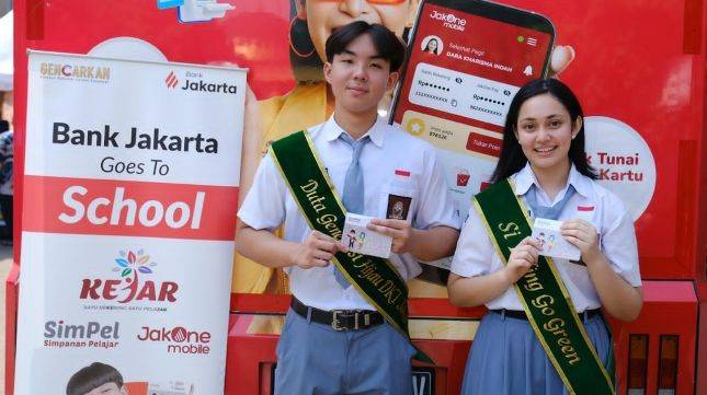 Siswa SMAN 28 Jakarta  Apresiasi Program KEJAR DKI Jakarta 2026 Bersama Bank Jakarta dan OJK