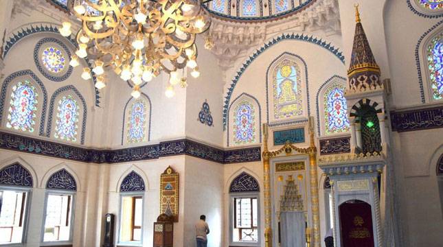 Berkunjung ke Tokyo Camii, Masjid Terbesar dan Indah di Jepang