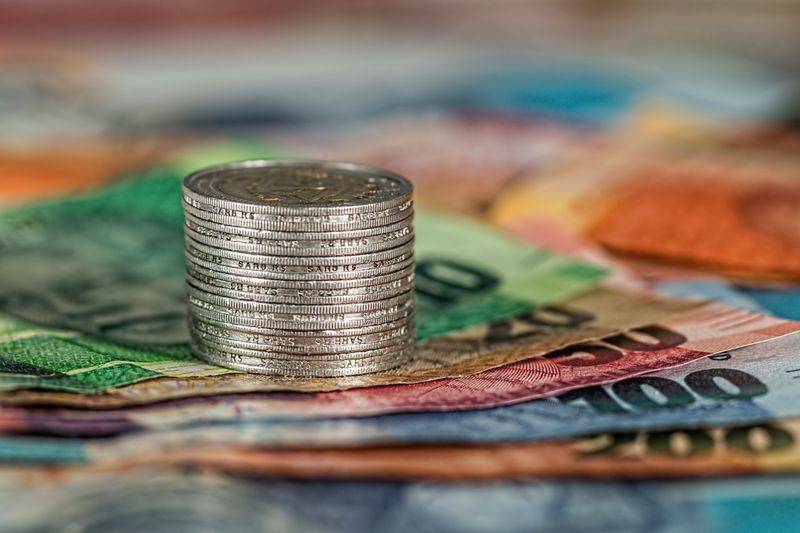 Perbedaan Deposito dan Tabungan: Mana yang Lebih Menguntungkan 2026?