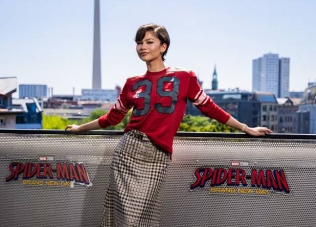 Zendaya Tampil Memukau dengan Koleksi Coach Fall 2026 Saat Promosi Spider-Man: Brand New Day di Berlin