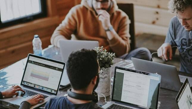 5 Website Terbaik untuk Cari Lowongan Kerja: Jobstreet, Glints, LinkedIn, Kalibrr, dan Indeed