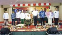Menperin Airlangga Hartarto bersama Menko Maritim Luhut Binsar Pandjaitan saat mengunjungi pondok pesantren Lirboyo di Kediri, Jawa Timur (Foto: Ridwan)