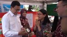 Kepala BPOM, Prof. dr. Taruna Ikrar, M.Biomed., Ph.D., dan General Counsel and Head of Corporate Affairs PT Heinz ABC Indonesia, Mira Buanawati