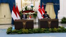 Presiden Republik Indonesia Prabowo Subianto dan Perdana Menteri Singapura Lawrence Wong. 