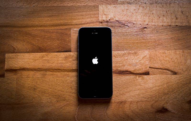 iPhone 14 Pro Max - Ilustrasi Smartphone Apple