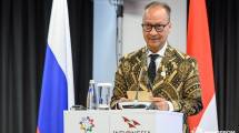 Menteri Perindustrian Agus Gumiwang Kartasasmita