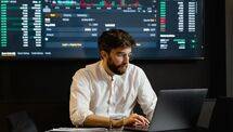 Ilustrasi Investasi Trading Dashboard ORI030