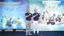Branch Manager Tarakan PT Trakindo Utama Anang Widhiyanto dan General Manager Area Northern Kalimantan PT Trakindo Utama Azkhwaldi Aziz 