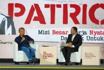 Founder & Chairman PT Kawasan Industri Jababeka Tbk, Darmono, memberikan materi pembekalan kepada Tim Ekspedisi Patriot Kementerian Transmigrasi.(Dok. Kementrans)