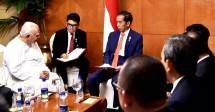 Presiden Jokowi menerima kunjungan kehormatan Pemimpin Oposisi Parlemen Sri Lanka Rajavarothiam Sampanthan di Sri Lanka, Rabu (24/1). (Foto: BPMI)