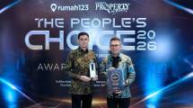 CEO FKS Land, Julius Tjokro bersama COO FKS Land, Dimitri Tanudjaja seusai menerima penghargaan di ajang Golden Property Awards 2026