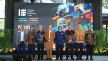 [Ki-Ka] Ahmad Syauki - Sekjen PJCI; Hendra Suryakusuma - Chairman IDPRO; Bambang Tjahjono - Direktur Eksekutif ASPINDO; Moshe Rizal - Komite Investasi ASPERMIGAS; Dudung Maulana - Sekjen AP3I; Teddy Setiabudi - Chairman PERPAMSI; Andrian Cader - COO ADEXCO; Hanung Hanindito - Deputy Event Director Pamerindo 