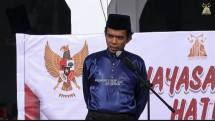 Ustaz Abdul Somad (UAS) ketika bertindak sebagai inspektur upacara peringatan HUT ke-81 RI di Kampar, Riau. (Ig/AI)