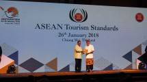 Menteri Pariwisata, Arief Yahya Menerima Penghargaan ASEANTA 2018 di Chiang Mai, Thailand (Foto: Kemenpar)