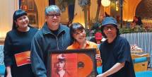 Ruth Sahanaya meluncurkan album terbaru, Merindu di usianya yang baru memasuki angka 60 tahun.