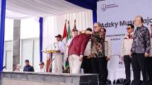 Presiden Direktur PT Toyota Motor Manufacturing Indonesia (TMMIN) Nandi Julyanto saat wisuda AKTI periode 2026