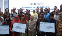 Peruri dan sejumlah BUMN memberikan tali asih kepada keluarga lima jurnalis dan tiga awak kapal yang hilang kontak saat meliput aktivitas erupsi Gunung Anak Krakatau 