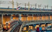 Kereta Whoos dan LRT