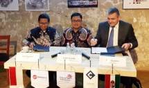 CEO Metranet Widi Nugroho- CEO Cellum Jnos Kka disaksikan oleh SVP Media & Digital Business Telkom Joddy Hernady (Foto Anto